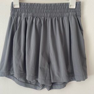 Vuori Athletic Shorts Grey Size Medium